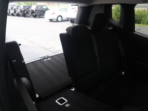 Used 2017 Jeep Renegade Altitude AWD/4WD image 44