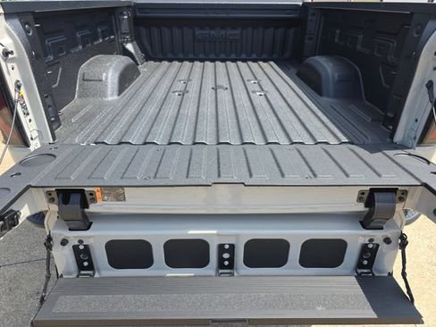 New 2026 GMC Sierra 2500 AT4 w/ AT4 Premium Plus Package AWD/4WD image 22