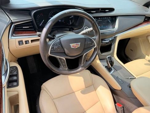 Used 2018 Cadillac XT5 Luxury w/ Driver Awareness Package FWD image 21