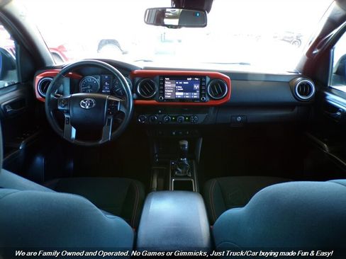 Used 2020 Toyota Tacoma TRD Off-Road image 33