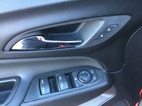 Used 2024 Chevrolet Equinox LT image 9