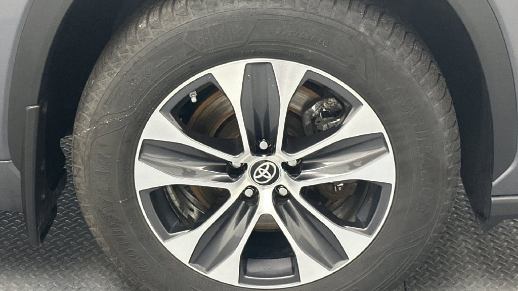 Certified 2021 Toyota Highlander XLE AWD/4WD image 22