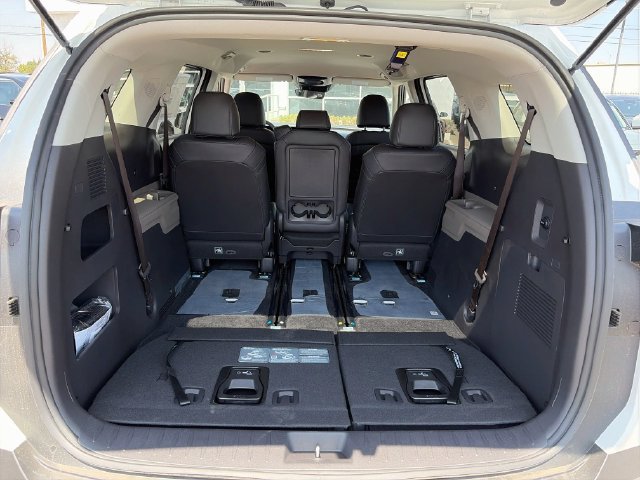 New 2026 Kia Carnival FWD image 25