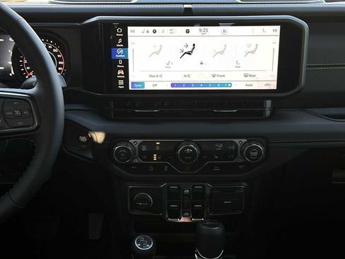 New 2025 Jeep Gladiator Sport w/ Premium Package image 16