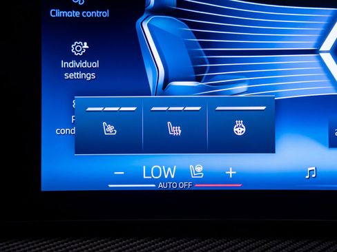Used 2025 BMW X7 M60i AWD/4WD image 27