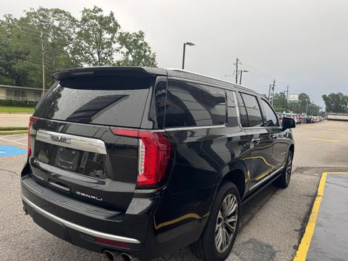 Used 2021 GMC Yukon XL Denali w/ Denali Premium Package AWD/4WD image 11
