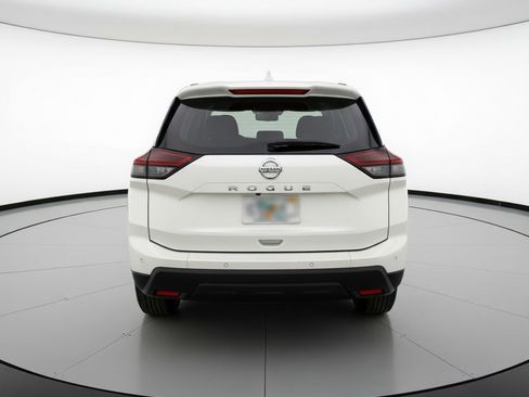 Used 2025 Nissan Rogue SV image 7