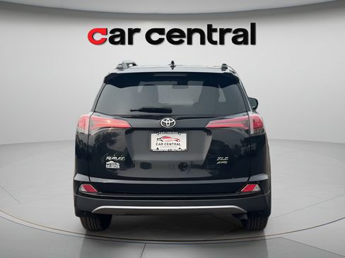 Used 2018 Toyota RAV4 XLE AWD/4WD image 4