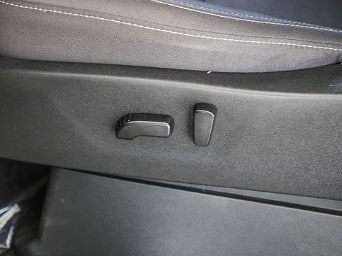 Used 2023 Nissan Frontier SV w/ Technology Package image 21