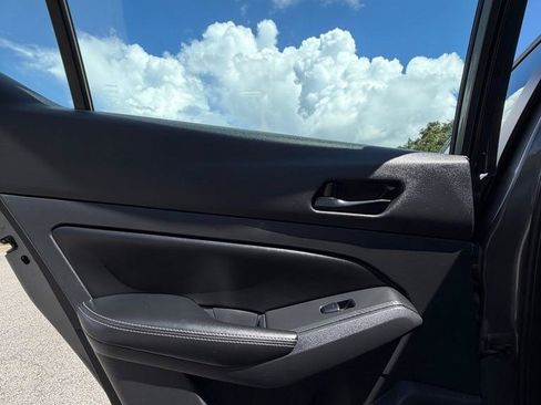 Used 2025 Nissan Altima 2.5 SV FWD image 12