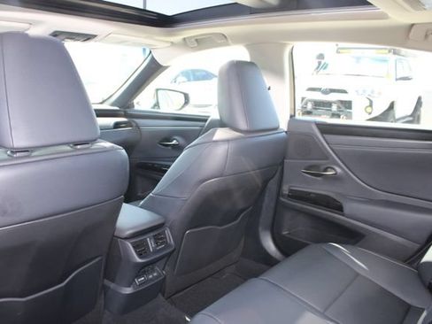 Certified 2025 Lexus ES 350 w/ Premium Package FWD image 9