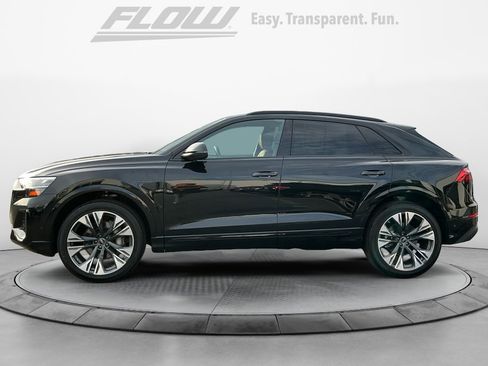 Used 2025 Audi Q8 Premium image 5