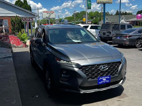 Used 2019 Hyundai Santa Fe SE FWD image 4