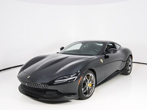 Certified 2021 Ferrari Roma RWD image 6