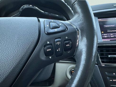 Used 2013 Lincoln MKT AWD image 26