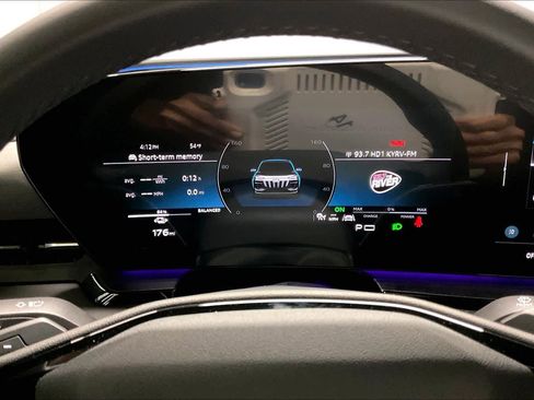 Used 2025 Audi Q6 e-tron Premium Plus w/ Premium Plus image 21