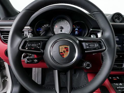 New 2026 Porsche Macan S image 9