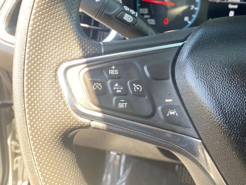 Used 2020 Chevrolet Equinox LS w/ LS Convenience Package FWD image 23