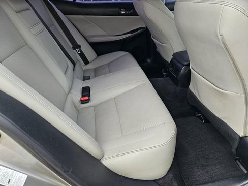 Used 2014 Lexus IS 250 RWD image 16