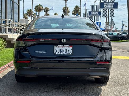 Certified 2025 Honda Accord SE image 6