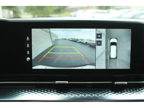 Used 2022 Kia Carnival SX Prestige image 27