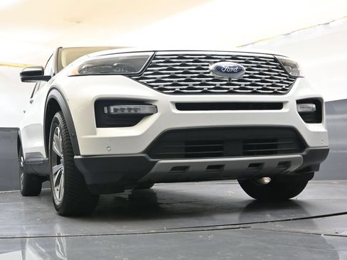 Used 2020 Ford Explorer Platinum w/ Premium Technology Package AWD/4WD image 36
