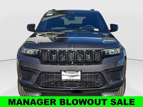 New 2025 Jeep Grand Cherokee Altitude AWD/4WD image 8