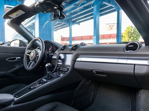Used 2025 Porsche 718 Boxster image 29