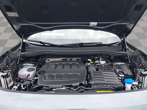 New 2025 Volkswagen Tiguan SE FWD image 28