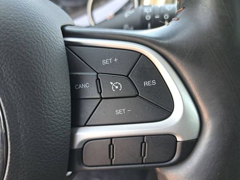 Used 2020 Jeep Compass Limited AWD/4WD image 17