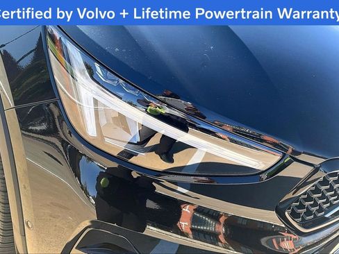 Certified 2025 Volvo XC40 B5 Plus image 38