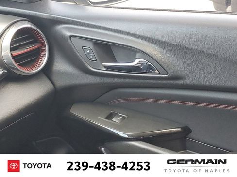 Used 2024 Chevrolet Trax RS w/ Sunroof Package FWD image 29