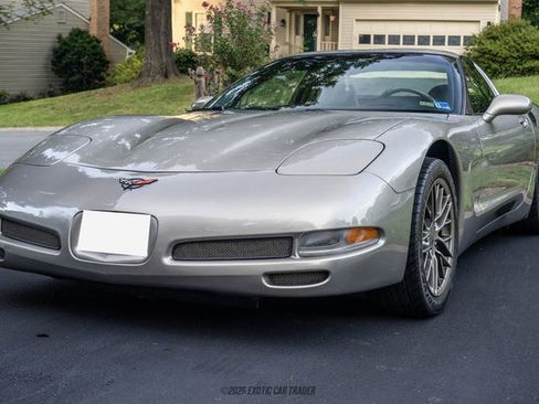 Used 2000 Chevrolet Corvette Coupe RWD image 14