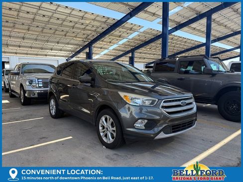 Used 2017 Ford Escape SE AWD/4WD image 5