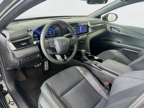 Used 2025 Toyota Camry XSE FWD image 10
