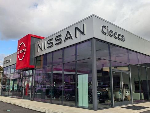 Used 2023 Nissan Rogue SV image 29