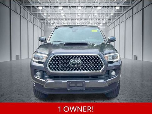 Used 2019 Toyota Tacoma TRD Sport AWD/4WD image 2