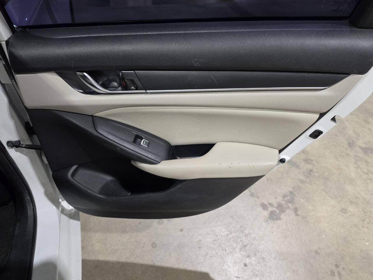 Used 2019 Honda Accord LX image 29