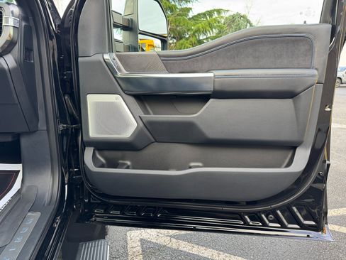 Used 2025 Ford F450 Platinum w/ FX4 Off-Road Package image 67