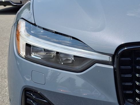 Certified 2023 Volvo XC60 B5 Plus w/ Climate Package AWD/4WD image 10