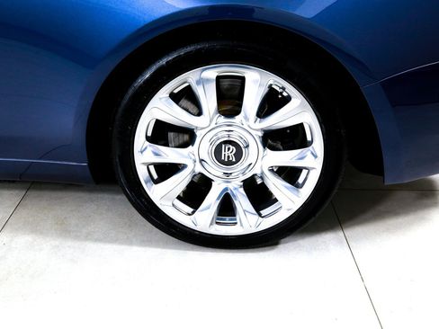 Certified 2019 Rolls-Royce Wraith RWD image 32