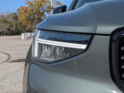 New 2026 Volvo XC40 B5 Plus w/ Protection Package Premier image 10