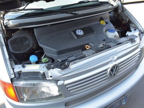 Used 2002 Volkswagen Eurovan MV FWD image 26