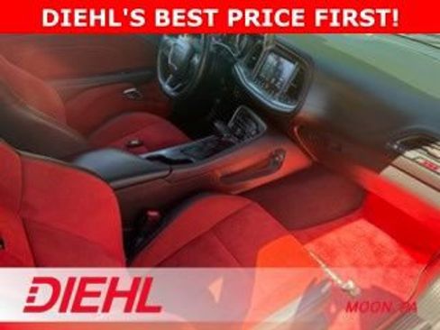 Used 2022 Dodge Challenger R/T Scat Pack RWD image 3