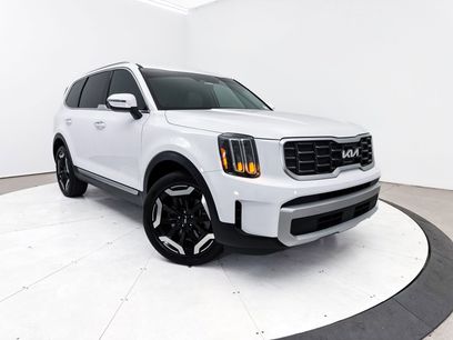 Used 2024 Kia Telluride S w/ S Sunroof Package