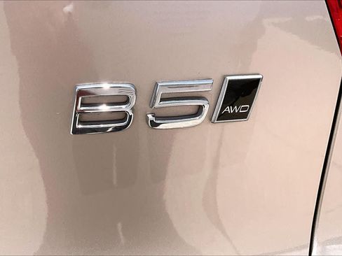 Used 2023 Volvo XC40 B5 Ultimate w/ Climate Package AWD/4WD image 10