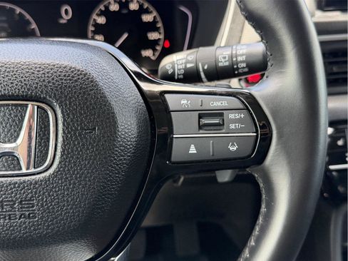 Used 2025 Honda Pilot EX-L image 23