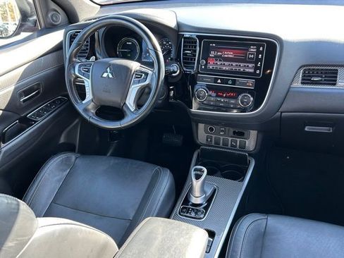 Used 2019 Mitsubishi Outlander SEL image 17