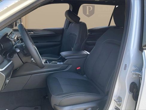 New 2025 Jeep Grand Cherokee L Laredo w/ Luxury Tech Group I image 20