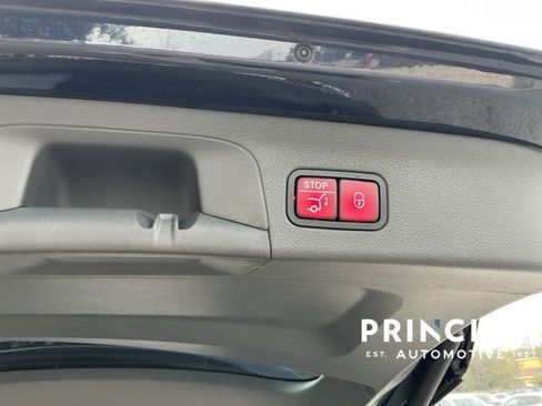 Used 2020 Mercedes-Benz GLS 450 4MATIC image 12